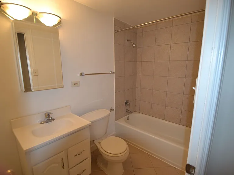 4180 Marine Terrace Apartments — Photo 116