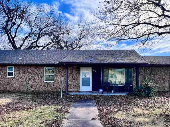 1323 Lloyd Ave, Blackwell, OK 74631