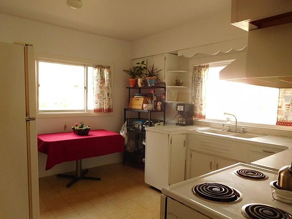 5th image of 702 E 8th Ave