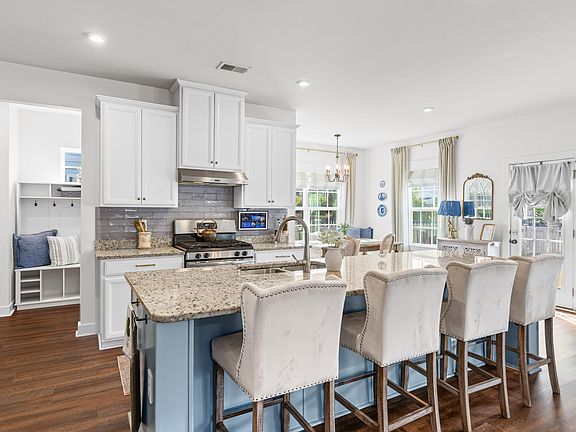 2nd image of 202 Lynx Ln
