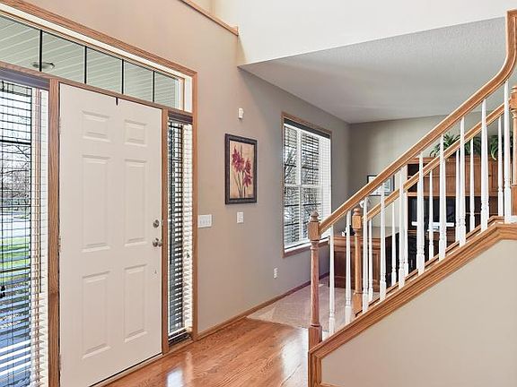 3rd image of 4615 Urbandale Ln N