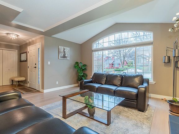 2nd image of 5445 Highroad Cres