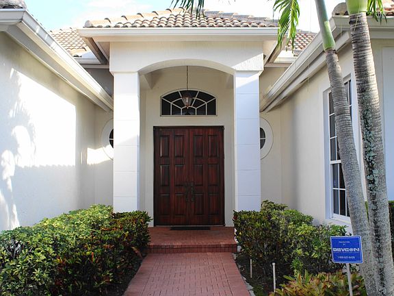 3rd image of 8424 S Lake Forest Dr