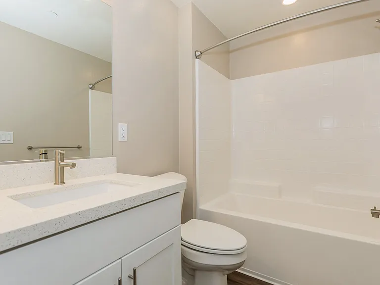 Los Alamitos Luxury Apartments — Photo 45