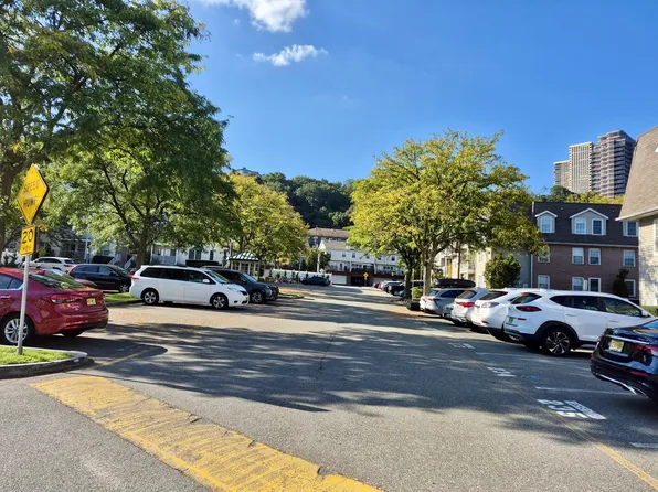 790 River Road image 4 of 24