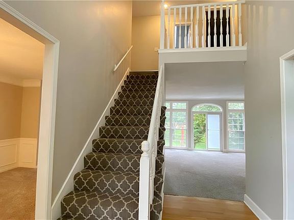 5th image of 11734 Cody St