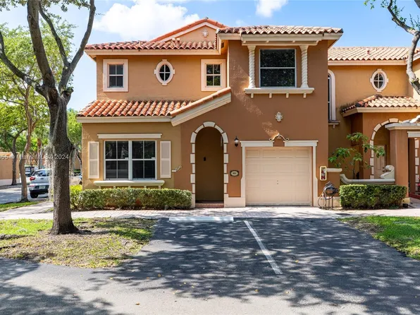 8510 NW 141st Ln APT 101, Miami Lakes, FL 33016