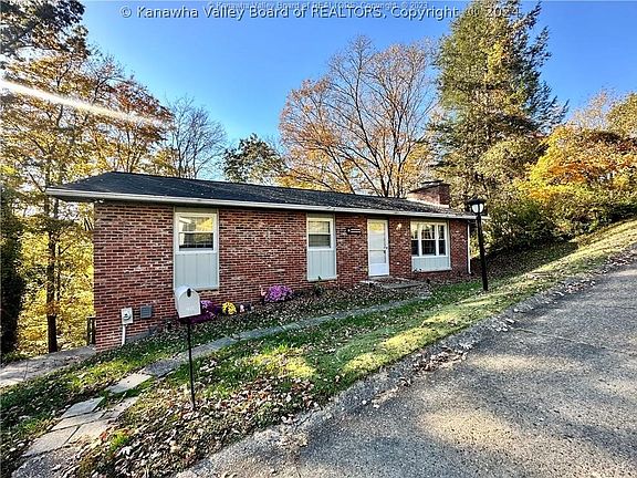 3rd image of 2585 Benson Dr