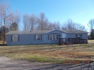 712 Heritage Ln, Scottsburg, IN 47170