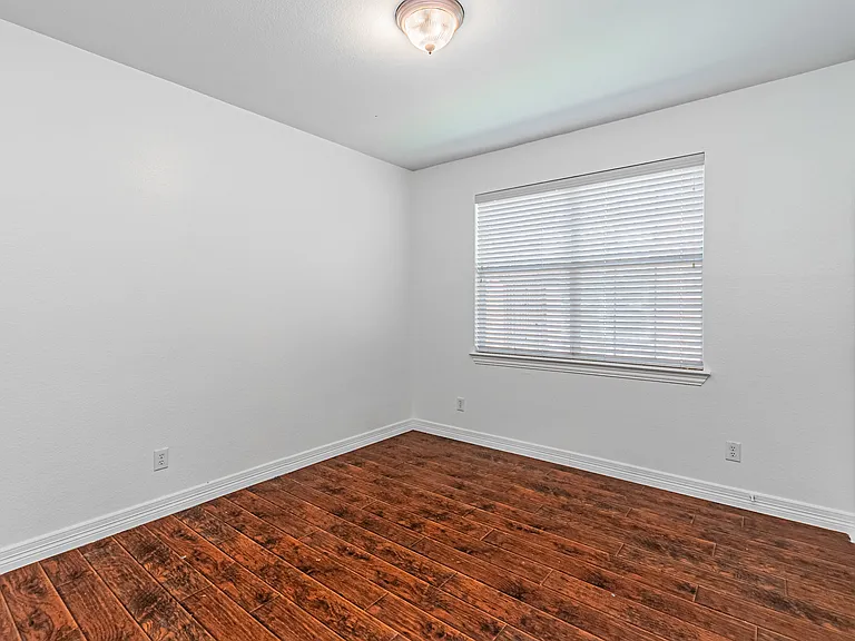 6801 Amesbury Ln — Photo 20