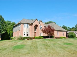1761 Oakmont Ct, Ann Arbor, MI 48108