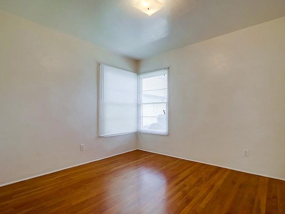 3rd image of 4384 Louisiana St