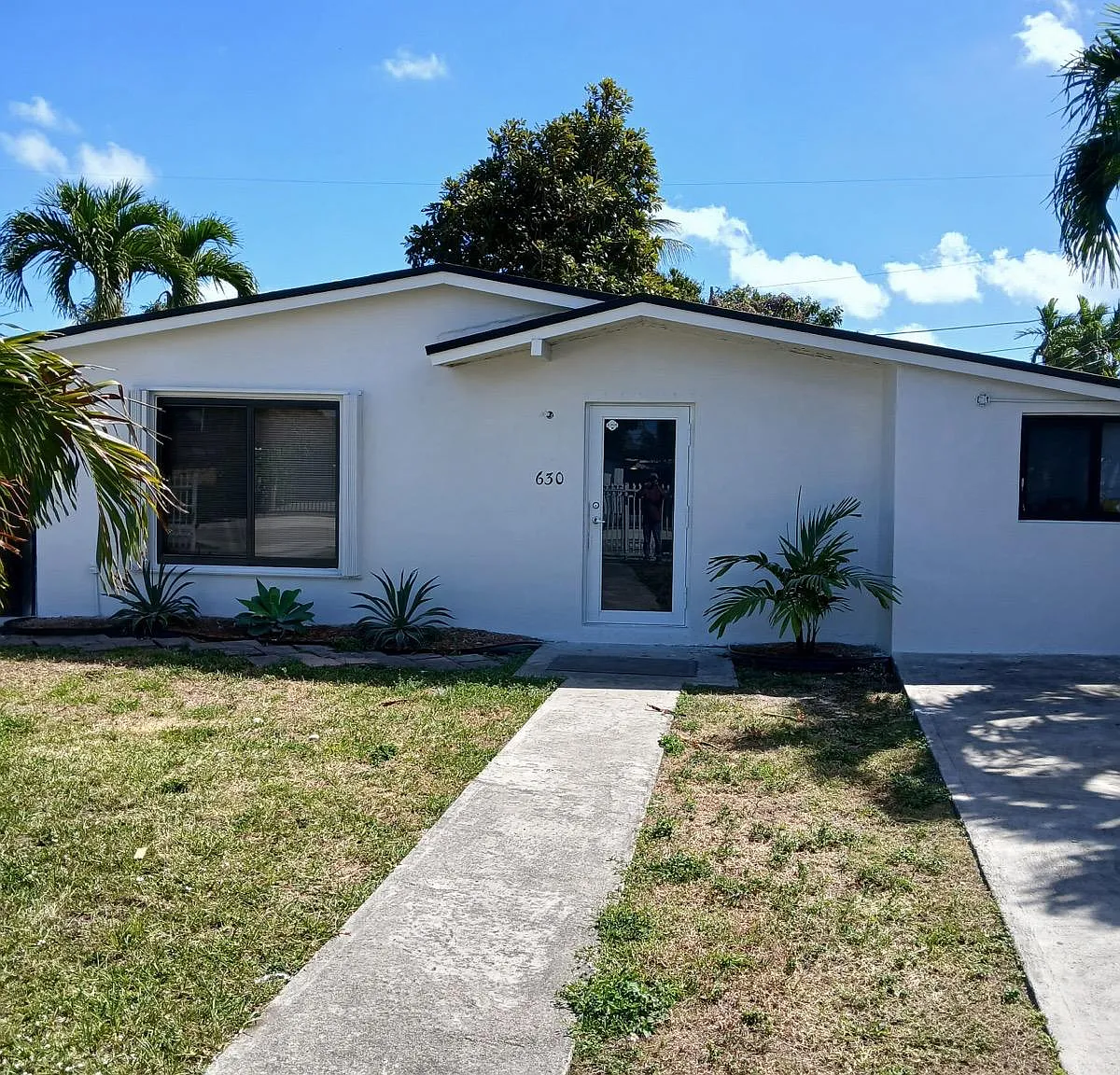 3 bed, 988 sqft, $3,000 — Photo 1