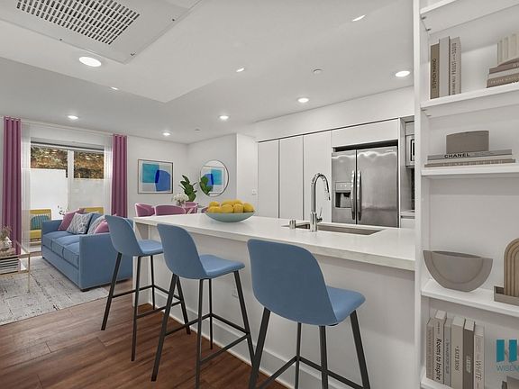 3rd image of 1223 Wellesley Ave #103-B