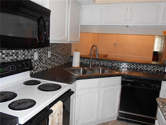 4th image of 3101 Townbluff Dr APT 521