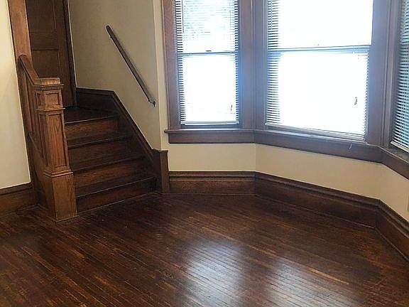 3rd image of 1910 W 1st Ave