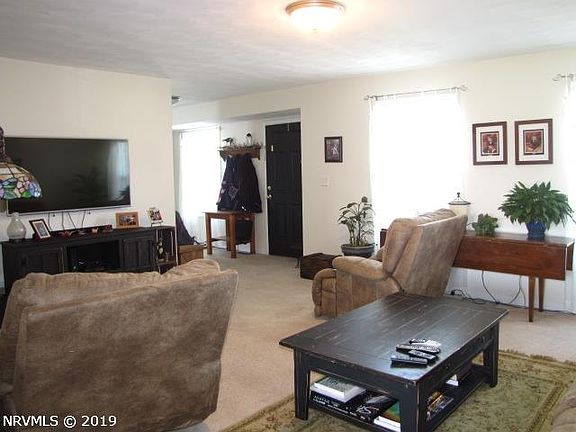 4th image of 155 Sage Ln