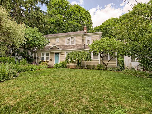 3rd image of 648 Sunset Ln