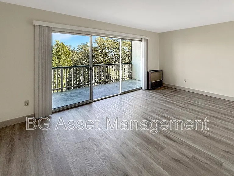 50 Frey Pl #5 — Photo 16