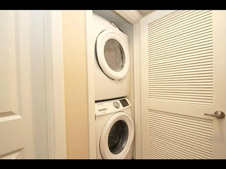 2307 Mira Vista Ave #108 — Photo 14