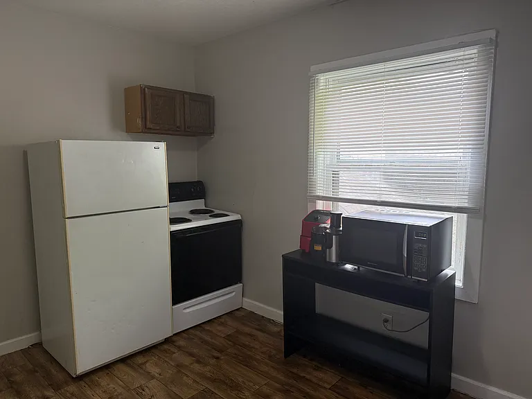 331 N Temple Ave #D — Photo 32