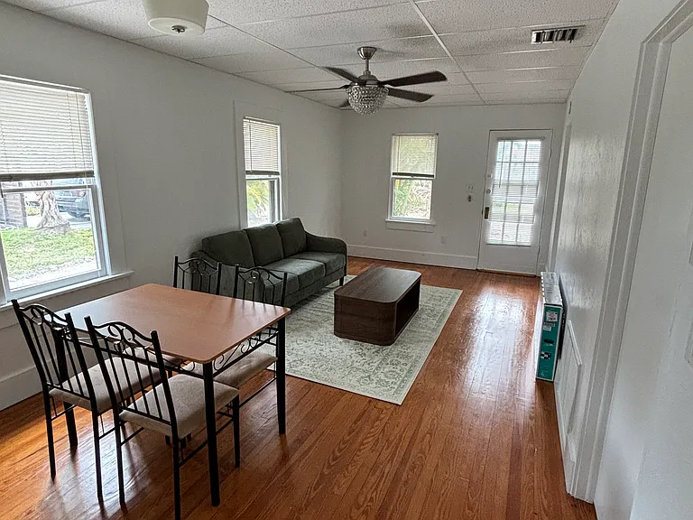 1775 Bay St — Photo 3