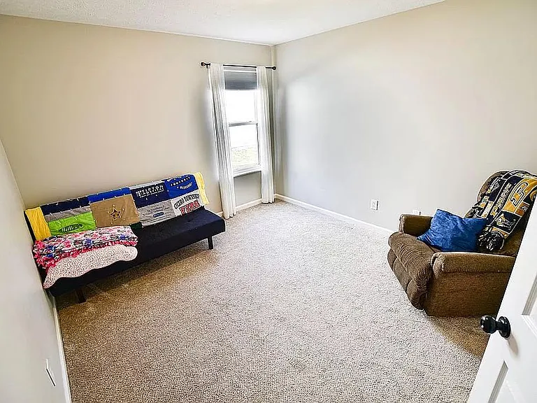 1029 Dahlgren Ln — Photo 11
