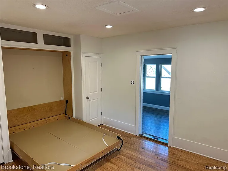 14 W Burdick St — Photo 11