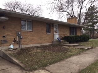 216 Holden Ave, Aurora, IL 60506