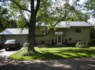 N6235 W Lakeshore Dr, Burlington, WI 53105
