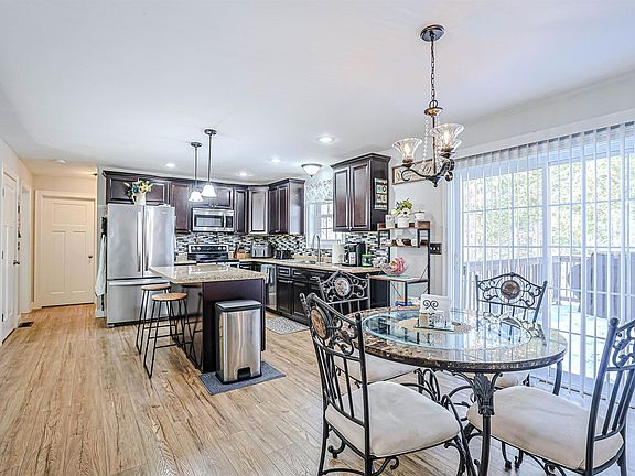 2nd image of 35 Reservoir Road