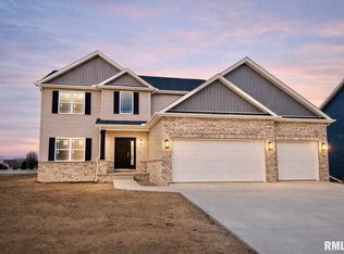 1610 Rustic Oak Dr, Washington, IL 61571