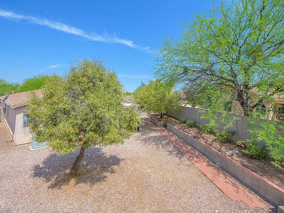 2nd image of 8227 S Placita Del Plantio
