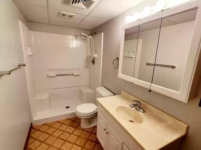 1301 Sierra Dr — Photo 18
