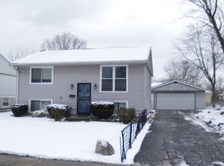 123 N Oak Ln, Glenwood, IL