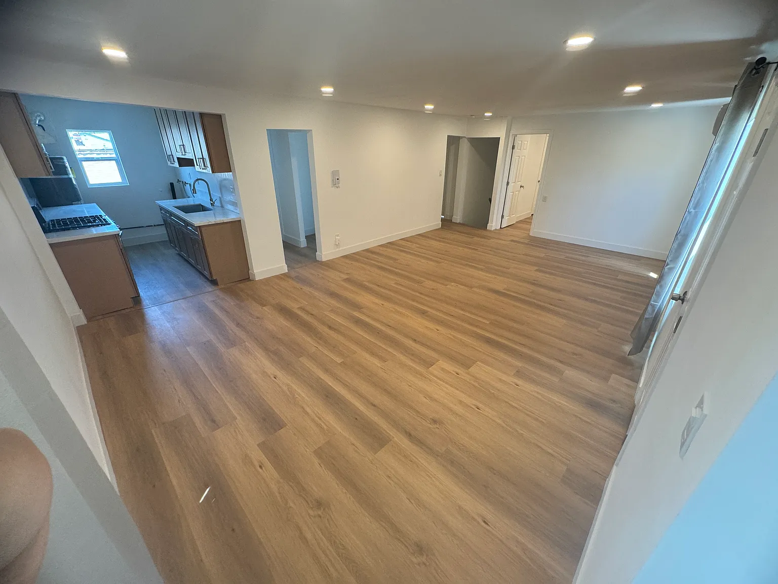 3 bed, 1065 sqft, $2,500 — Photo 4
