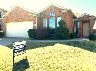 2028 Leandra Ln, Fort Worth, TX 76131