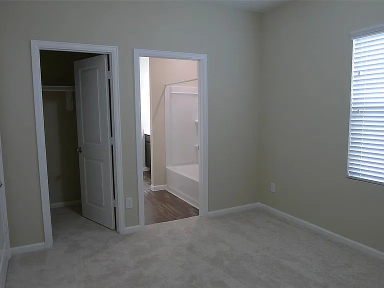 1025 Blue Beech Ln — Photo 12