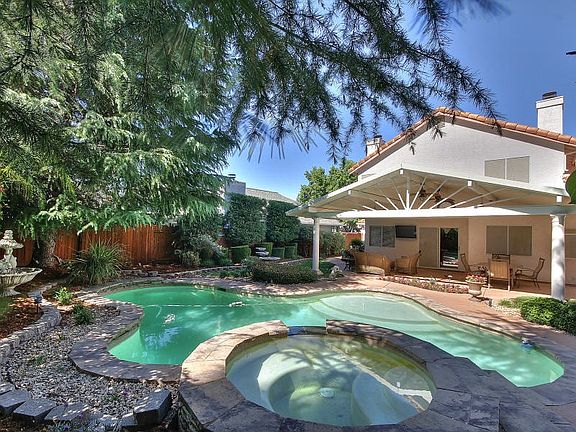 4th image of 1501 Blue Ln