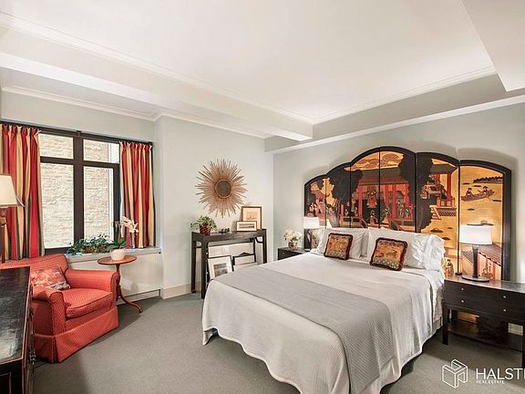3rd image of 25 W 54th St #4C