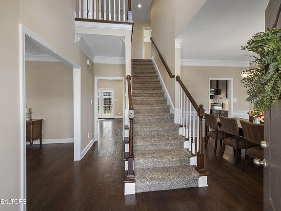 2nd image of 7029 Banyon Wood Ln