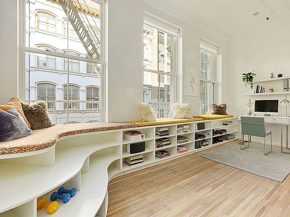 5th image of 55 Walker St APT 3A
