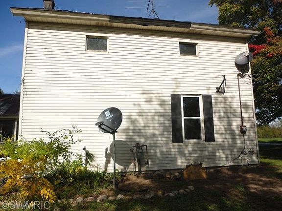 4th image of 7865 S Elm Ave