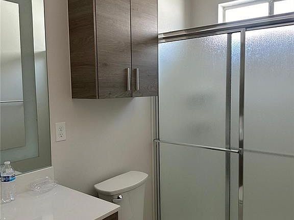 5th image of 5613 Nightingale Ave #1