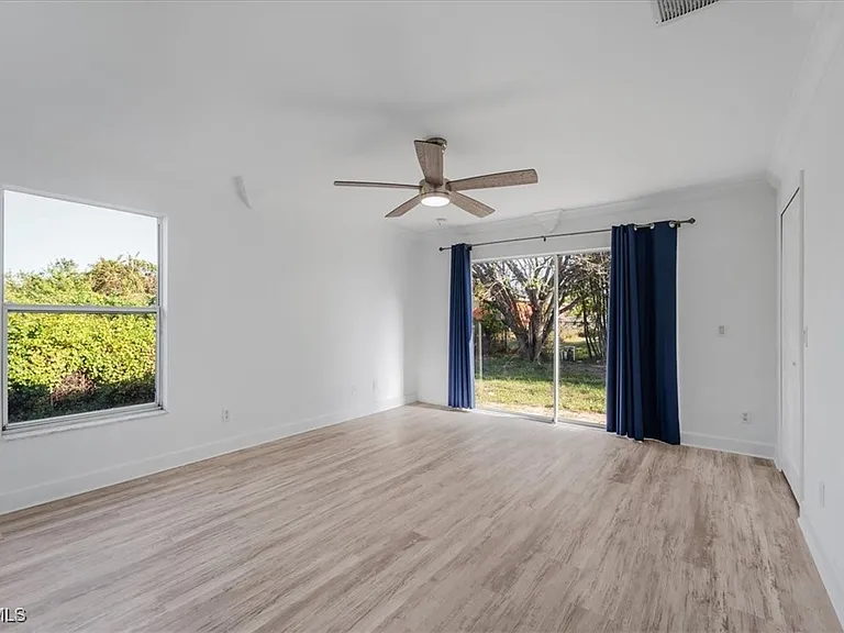 234 Pullman St — Photo 30