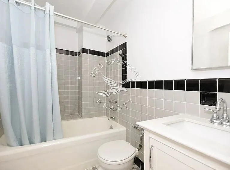 200 W 20th St #601 — Photo 11