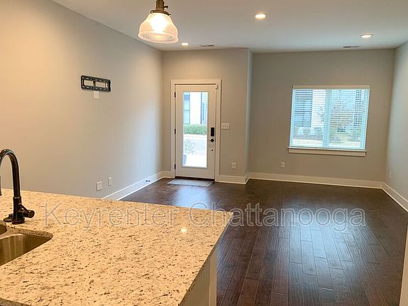 5th image of 3097 Saint Elmo Ave