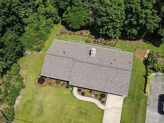 3rd image of 314 Montclair Cir