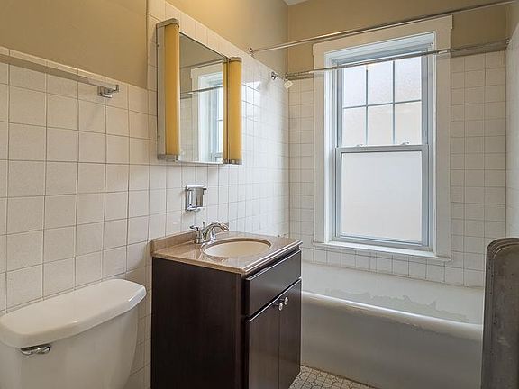 4th image of 2121 W Ainslie St #N3