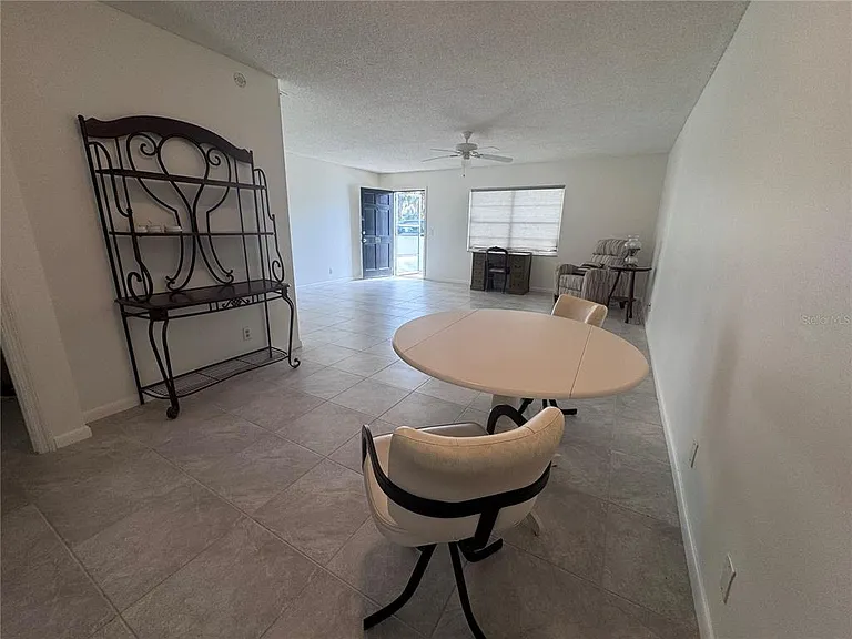 100 El Camino Dr #111 — Photo 4